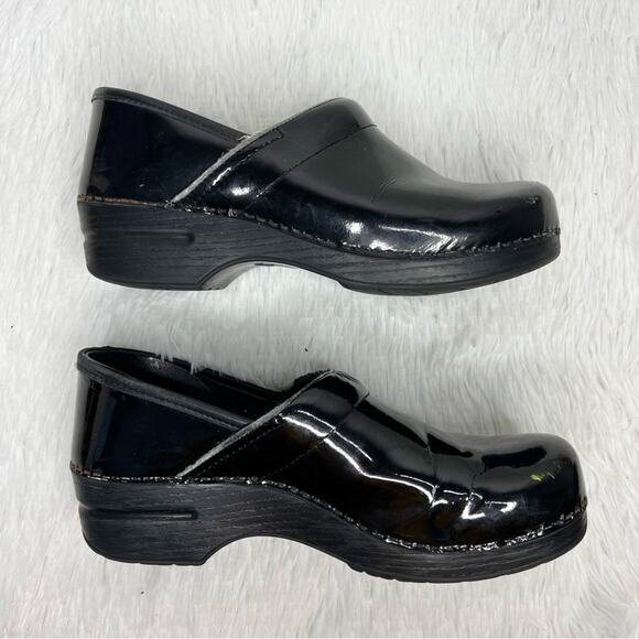 DANSKO / classic black patent leather slip on nursing clogs / 40 - Picture 8 of 11
